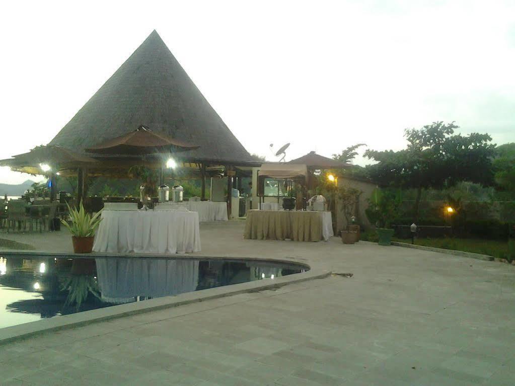 Luwansa Beach Resort Лабуан Баджо Екстериор снимка