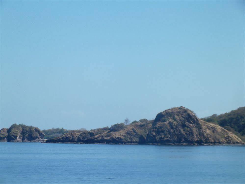 Luwansa Beach Resort Лабуан Баджо Екстериор снимка